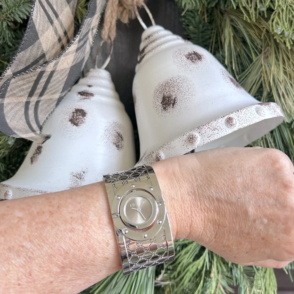 Gucci Italian Luxury Bracelet Watch Swiss Quartz
